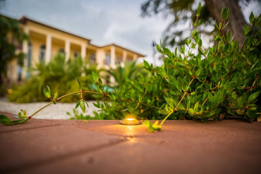 3-reasons-to-hire-a-professional-for-your-outdoor-lighting-installation
